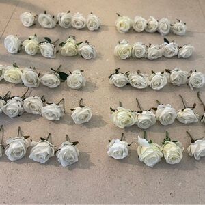 Artificial white roses with short stem (Foral Decor)